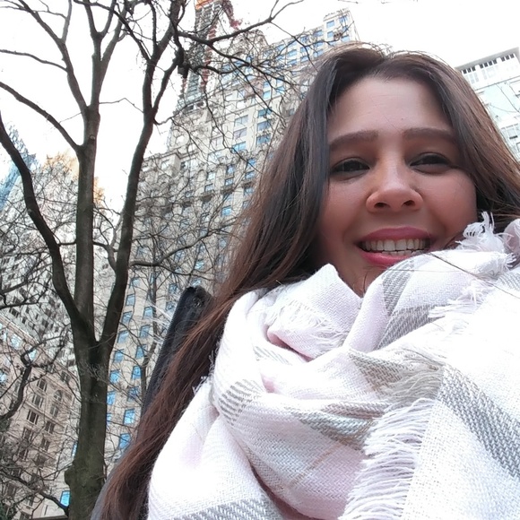 Meet your Posher, Virginia - Picture 4 of 5